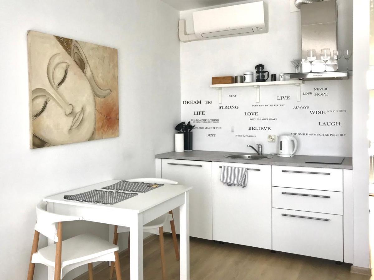 Appartement City Centre Studio In Design Quarter Close To Old Town & Harbor à Tallinn Extérieur photo